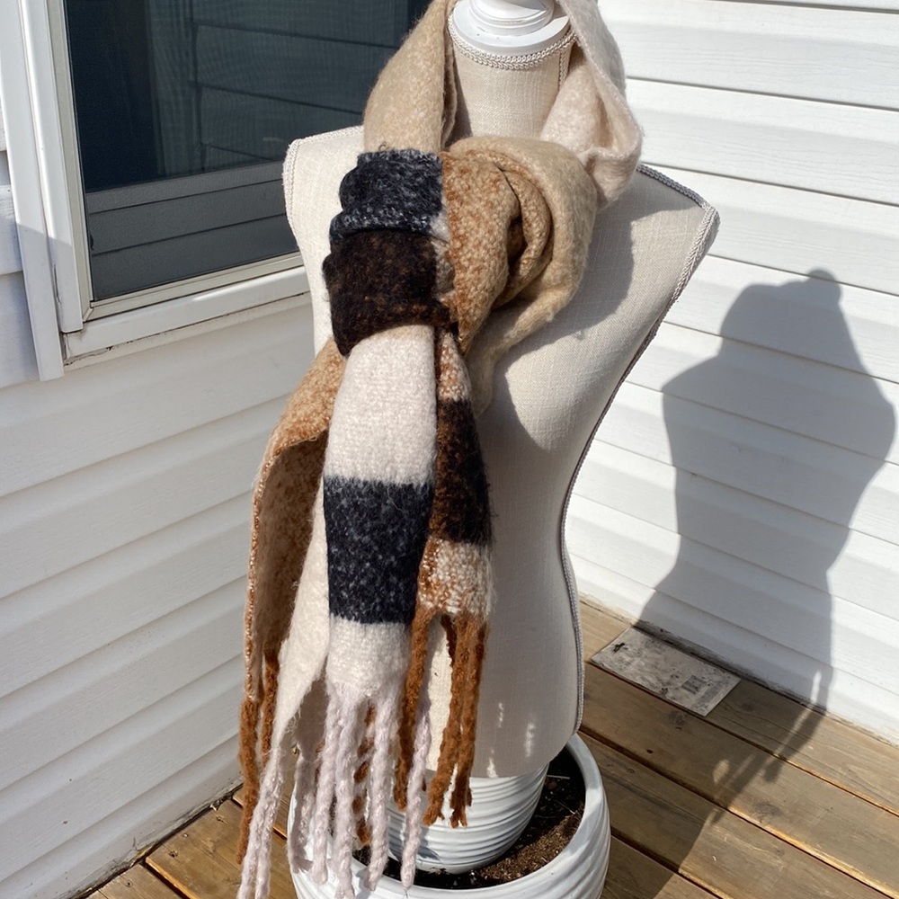 Luxury Wooly Scarf/wrap (HUGE!) Camel Check! NEW! 91” LONG!